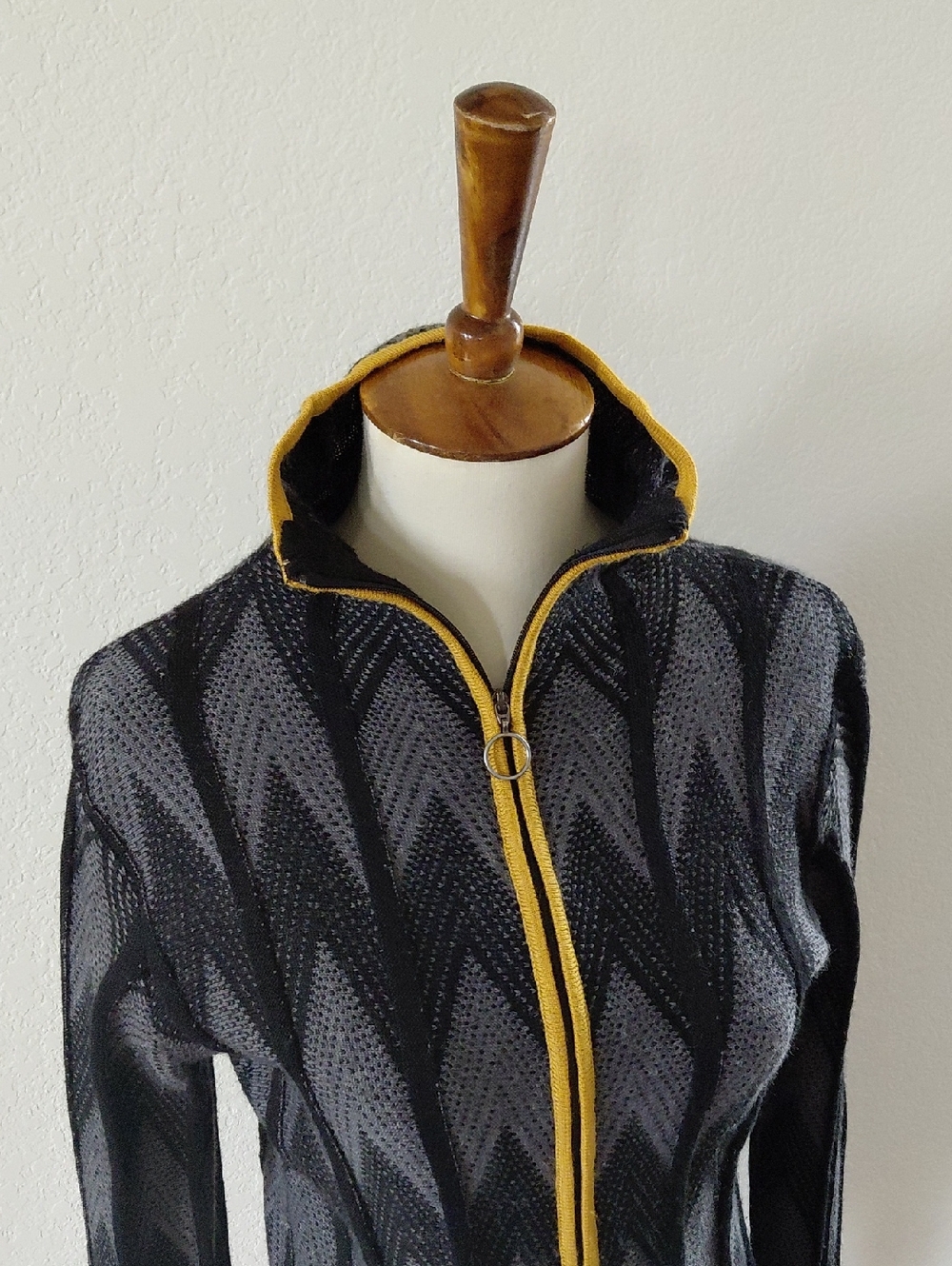 Icelandic Design Wool Lightweight Zip Jacket - Picture 3 of 9